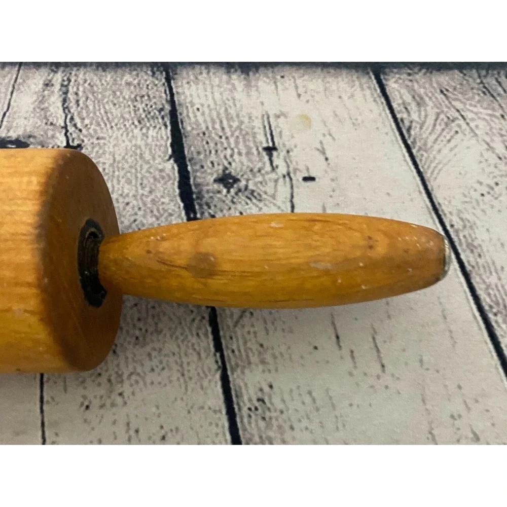 Vintage 10.5' Wooden Rolling Pin Primitive Country Farmhouse Decor for Kitchen